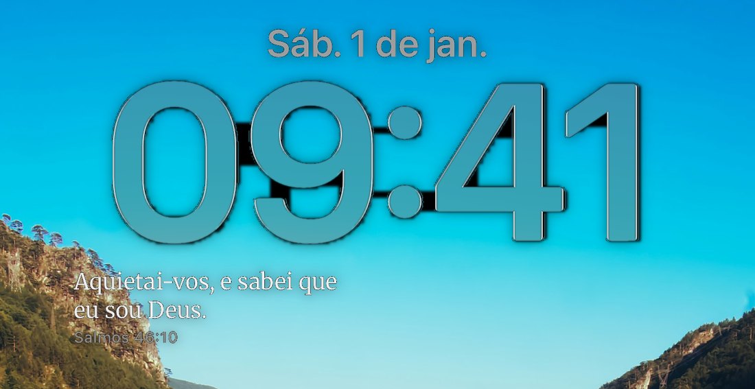 Uma Tela Bloqueada de iPhone com o versículo Aquietai-vos, e sabei que eu sou Deus, Salmos 46:10, abaixo do relógio